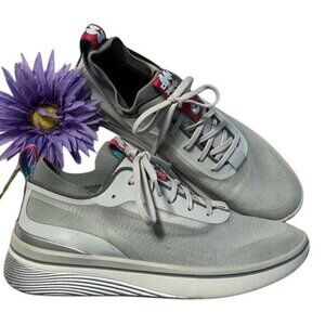 Bala Twelves Mens 8.5 Womens 9.5 Gray Athletic Sneakers With Red & Blue Accents